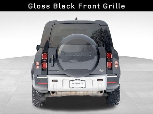 2023 Land Rover Defender SE