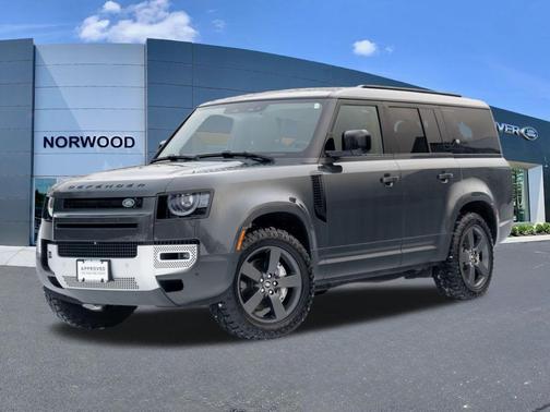 2023 Land Rover Defender SE