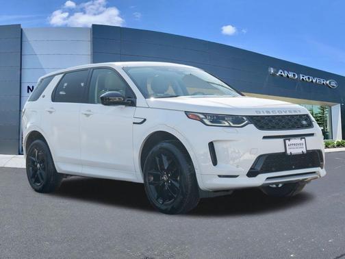 Fuji White 2024 Land Rover Discovery Sport Core S