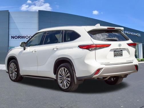 Wind Chill Pearl 2022 Toyota Highlander Platinum