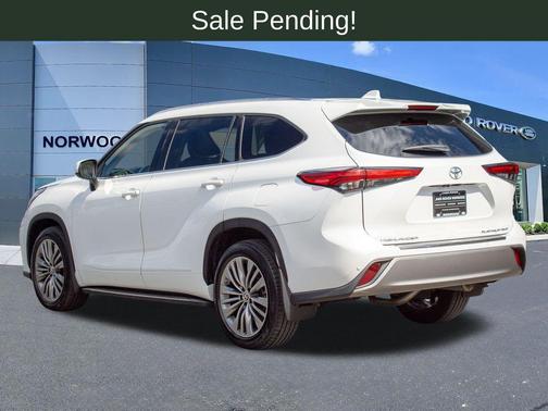 Wind Chill Pearl 2022 Toyota Highlander Platinum