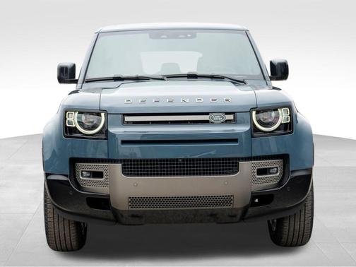 2025 Land Rover Defender P400 X-Dynamic SE