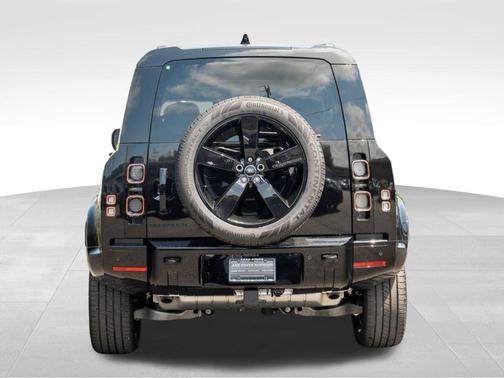 2025 Land Rover Defender P400 X