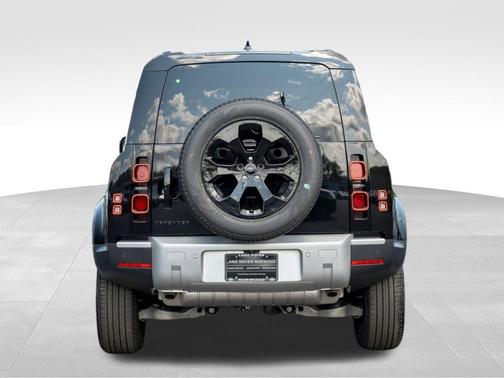 2025 Land Rover Defender P400 S