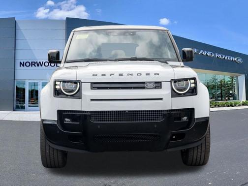 2026 Land Rover Defender 110 X-Dynamic SE