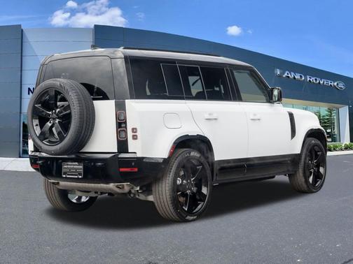 2026 Land Rover Defender 110 X-Dynamic SE