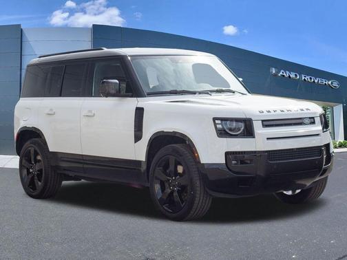 Fuji White 2026 Land Rover Defender P400 X-Dynamic SE
