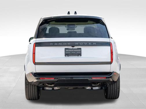 2025 Land Rover Range Rover P530 SE