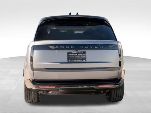 2025 Land Rover Range Rover P400 SE 7 Seat