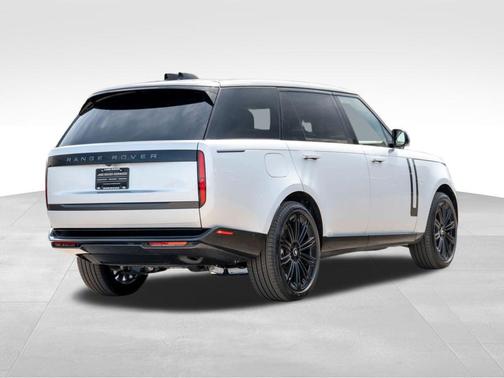 2025 Land Rover Range Rover P400 SE 7 Seat
