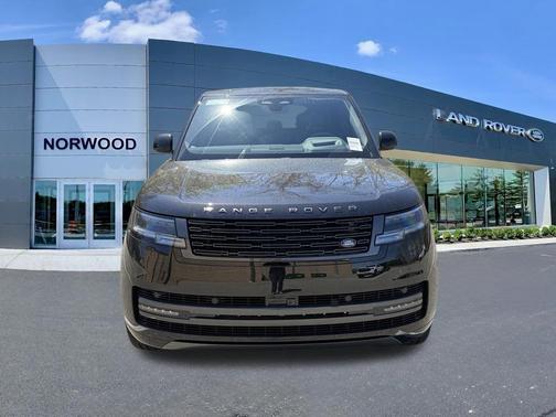 Santorini Black 2026 Land Rover Range Rover P530 SE