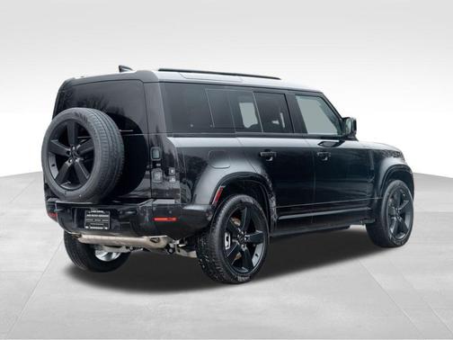 2026 Land Rover Defender 110 X-Dynamic SE