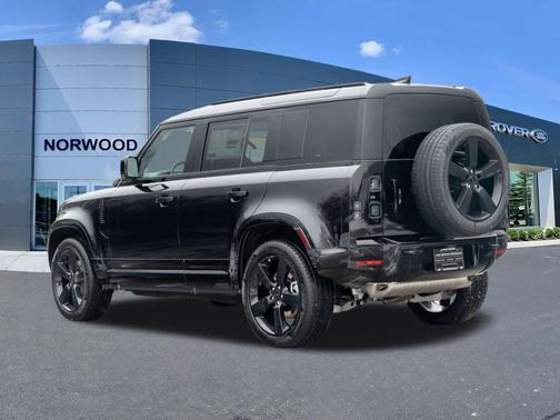 2026 Land Rover Defender 110 X-Dynamic SE