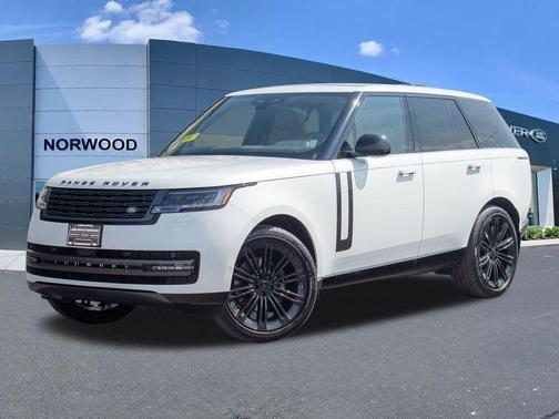 Ostuni Pearl White 2026 Land Rover Range Rover P400 SE