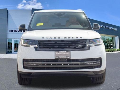 Ostuni Pearl White 2026 Land Rover Range Rover P400 SE