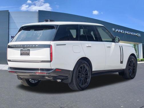 Ostuni Pearl White 2026 Land Rover Range Rover P400 SE