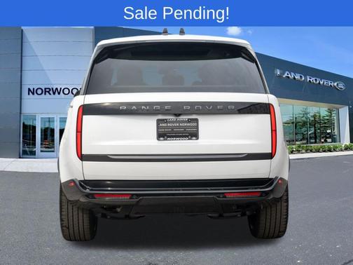 Ostuni Pearl White 2026 Land Rover Range Rover P400 SE