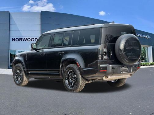 2026 Land Rover Defender 130 X-Dynamic SE