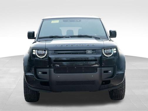 2026 Land Rover Defender 130 X-Dynamic SE