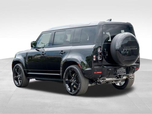 2025 Land Rover Defender P525 V8