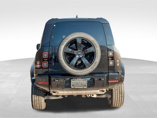 2026 Land Rover Defender 110 X-Dynamic SE