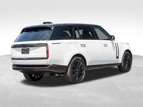 2025 Land Rover Range Rover P530 SE 7 Seat