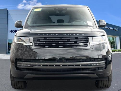 Santorini Black 2027 Land Rover Range Rover SE