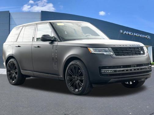 Santorini Black 2026 Land Rover Range Rover P400 SE