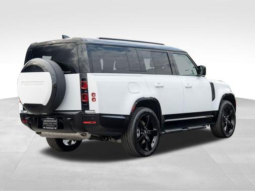 2025 Land Rover Defender P400 X-Dynamic SE