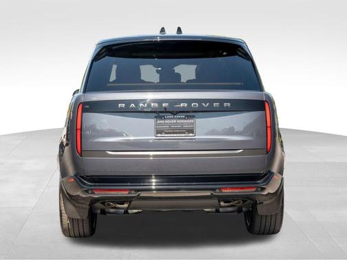 2025 Land Rover Range Rover P530 SE