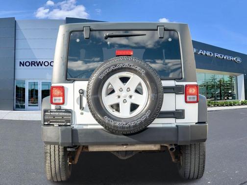 Bright White Clearcoat 2017 Jeep Wrangler Unlimited Sport