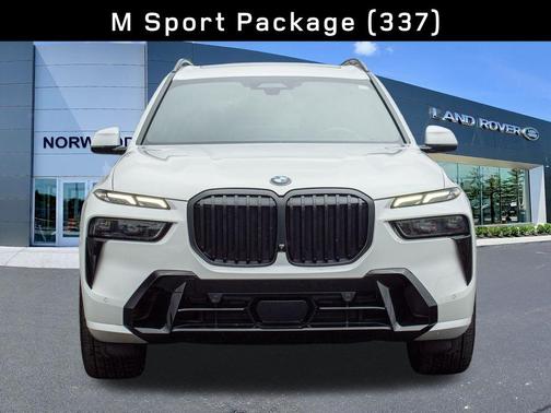 Mineral White Metallic 2023 BMW X7 xDrive40i