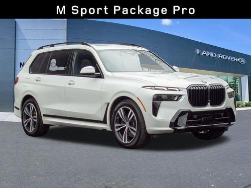 Mineral White Metallic 2023 BMW X7 xDrive40i