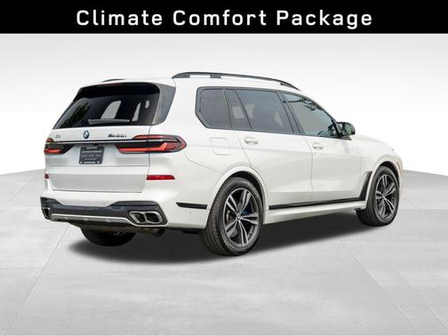 2023 BMW X7 M60i