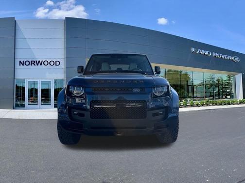 2026 Land Rover Defender V8