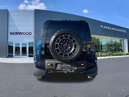 2026 Land Rover Defender V8