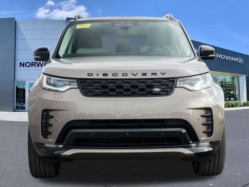 Lantau Bronze Metallic 2026 Land Rover Discovery Dynamic SE