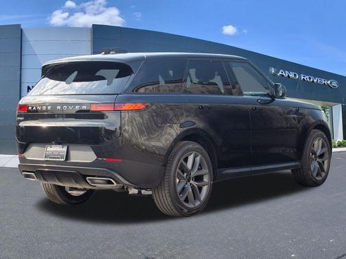 Santorini Black 2026 Land Rover Range Rover Sport SE