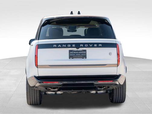 2025 Land Rover Range Rover P615 SV