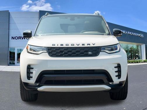 Fuji White 2025 Land Rover Discovery P300 Dynamic SE