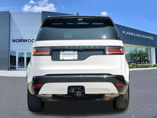 Fuji White 2025 Land Rover Discovery P300 Dynamic SE