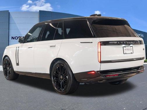Fuji White 2023 Land Rover Range Rover P400 SE