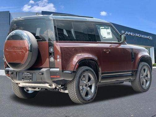 1ED 2026 Land Rover Defender X