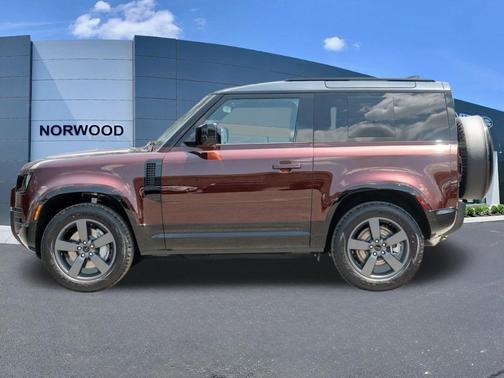 1ED 2026 Land Rover Defender X