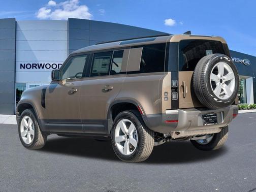 Gondwana Stone 2026 Land Rover Defender P300 S