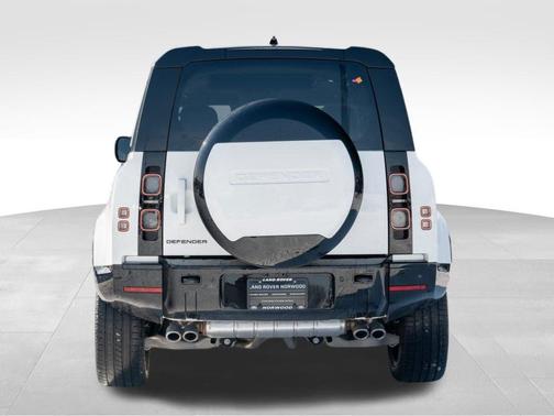 2025 Land Rover Defender P525 V8