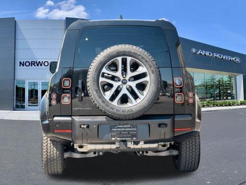 Santorini Black 2026 Land Rover Defender P400 X-Dynamic SE