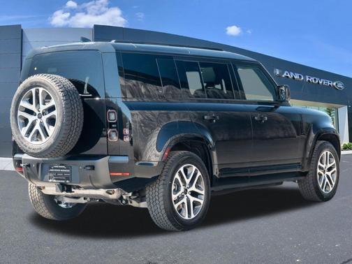 Santorini Black 2026 Land Rover Defender P400 X-Dynamic SE