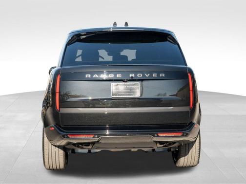 2025 Land Rover Range Rover P530 SE