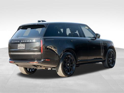 2025 Land Rover Range Rover P530 SE